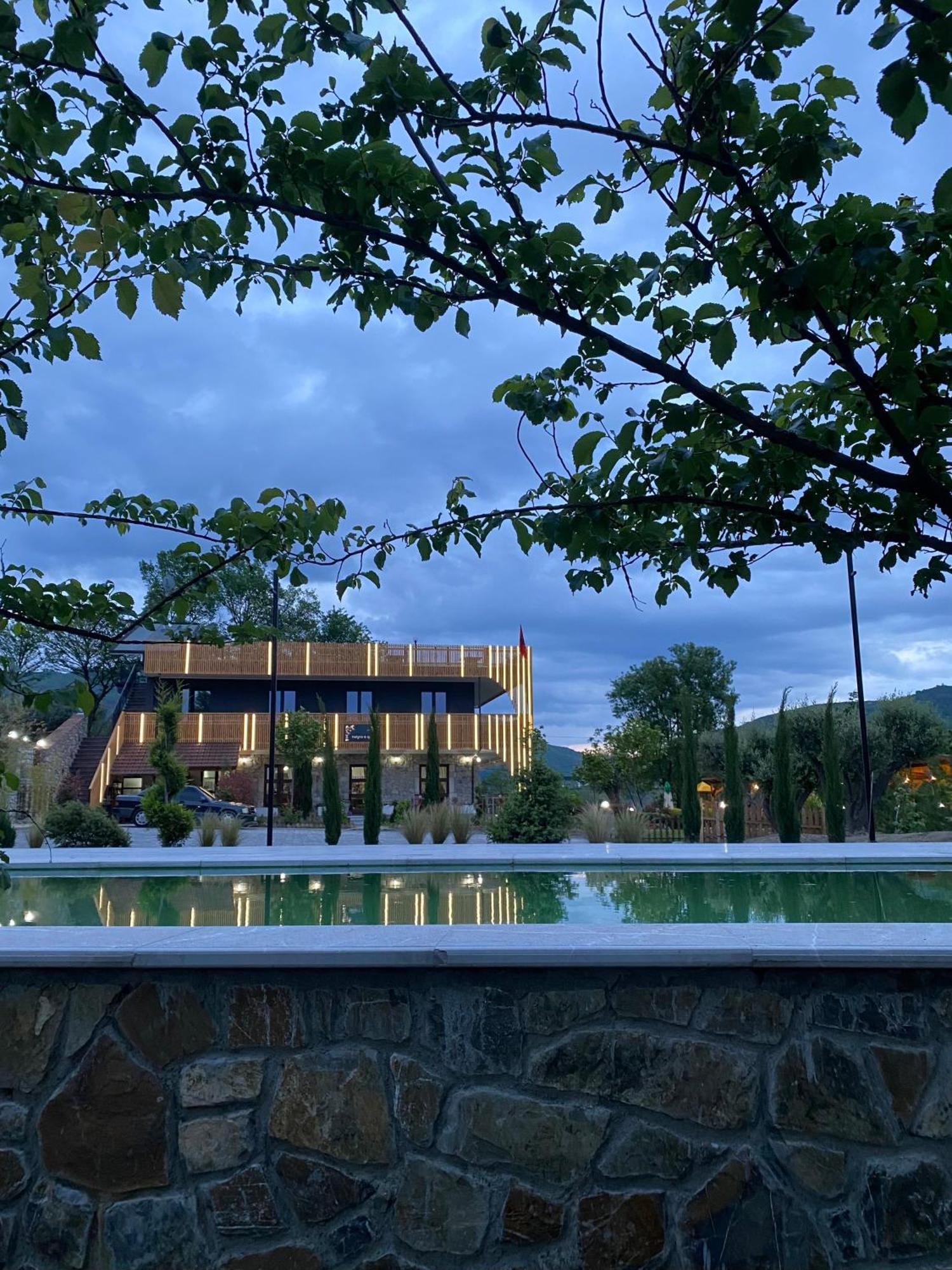 Hotel Restaurant Natyra E Qete Lezhë Esterno foto